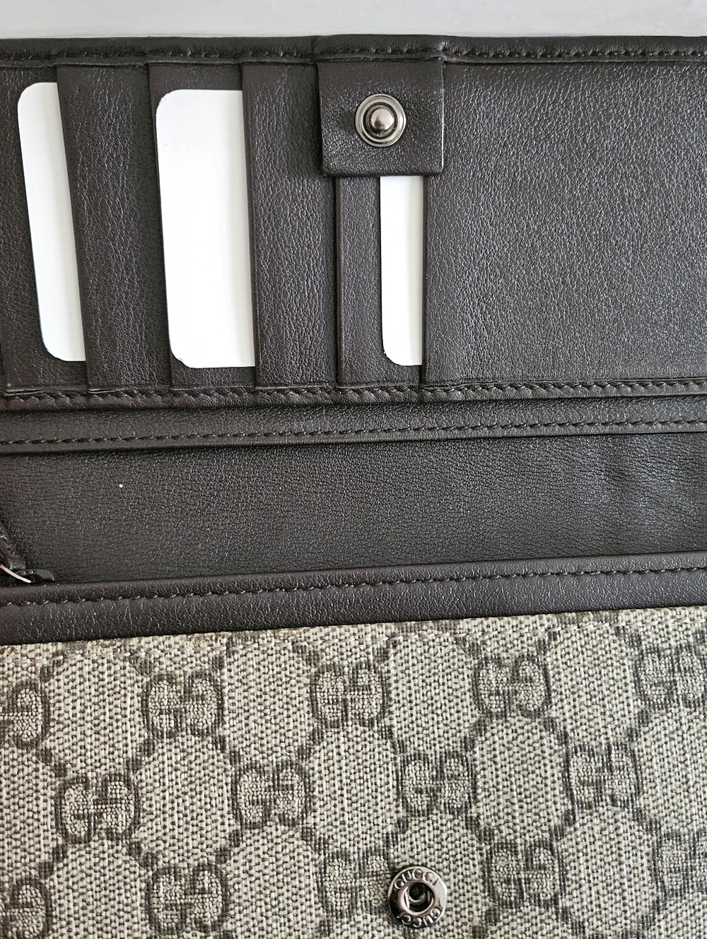 Gucci GG Supreme Web Stripe Long Wallet - Picture 4 of 9